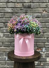 Цветочная композиция из Гипсофила и Розы в шляпной коробке в Королёве