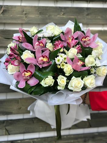 Букет цветов из: Розы и Хризантемы в Королёве