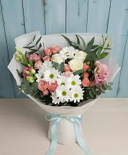 Букет цветов из:  Розы, Лизиантусы и Хризантемы в Королёве