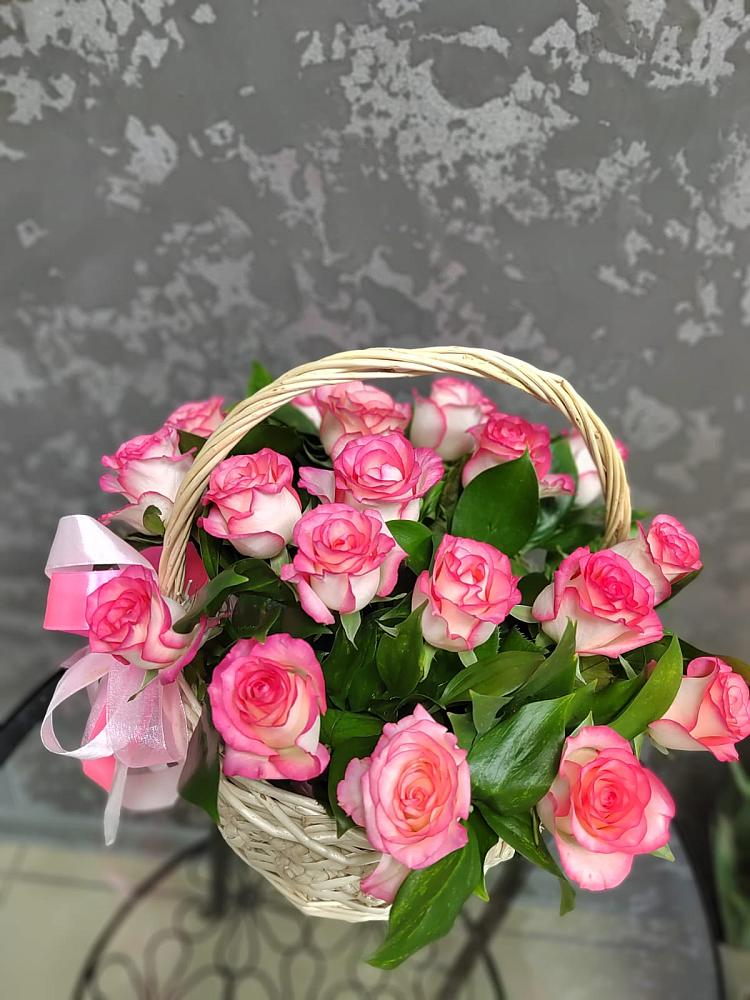 Цветочная композиция из Розы в корзине в Королёве
