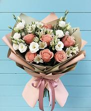 Букет цветов из:  Розы, Альстромерии и Лизиантусы в Королёве