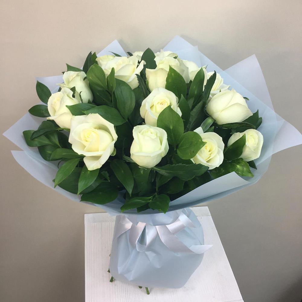 Букет 15 Белых роз Проуд в Королёве