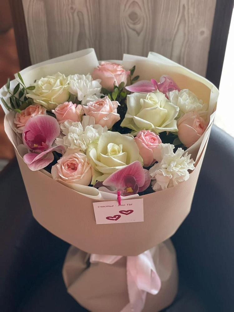 Букет цветов из: Орхидеи, Розы и Гвоздики в Королёве