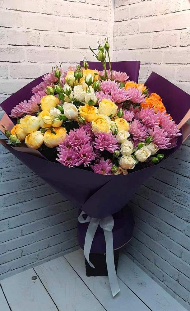 Букет цветов из: Хризантемы и Розы в Королёве