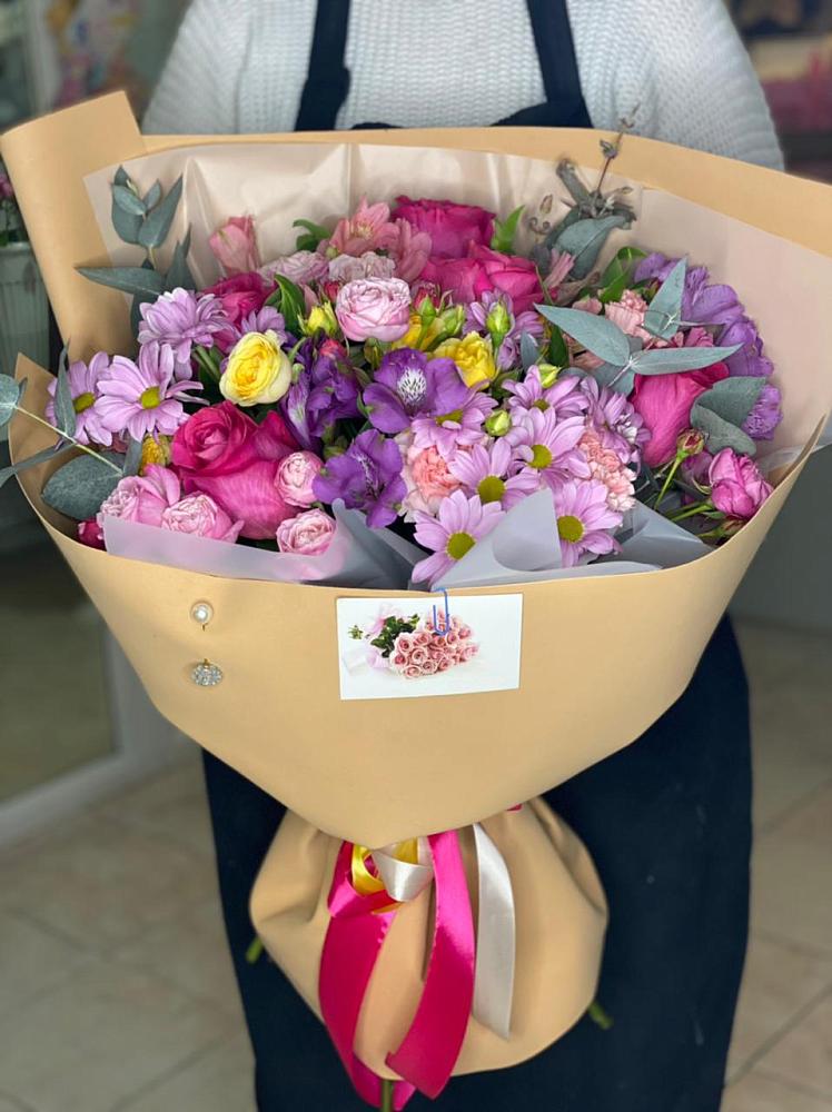 Букет цветов из: Хризантемы, Гвоздики и Альстромерии в Королёве