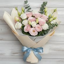 Букет цветов из:  Лизиантусы в Королёве