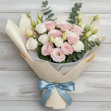 Букет цветов из:  Лизиантусы в Королёве