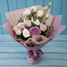 Букет цветов из:  Розы и Лизиантусы в Королёве