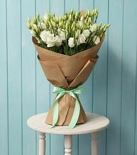 Букет цветов из:  Лизиантусы в Королёве