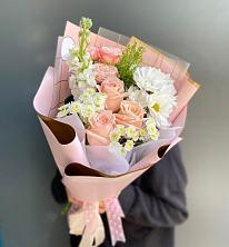 Букет цветов из:  Хризантемы и Розы в Королёве