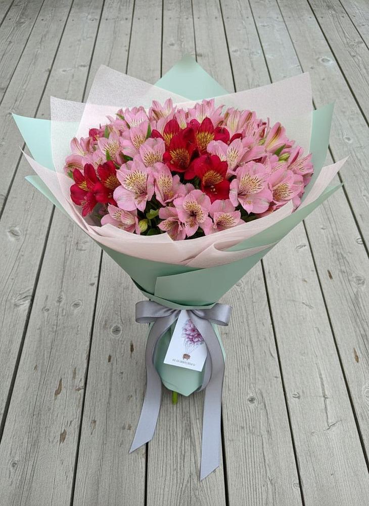 Букет цветов из: Альстромерии в Королёве