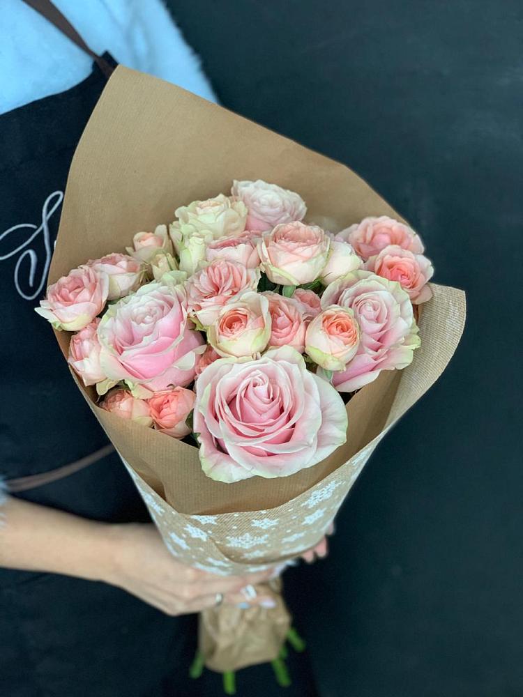 Букет цветов из: Хризантемы и Розы в Королёве