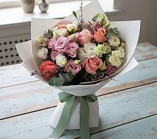 Букет цветов из:  Розы, Лизиантусы и Гвоздики в Королёве