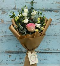 Букет цветов из:  Розы и Лизиантусы в Королёве