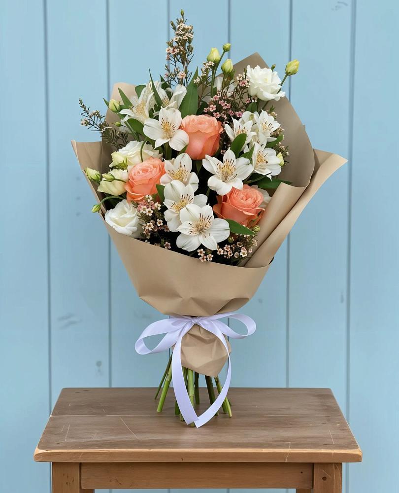 Букет цветов из: Альстромерии, Лизиантусы, Розы и Хризантемы в Королёве