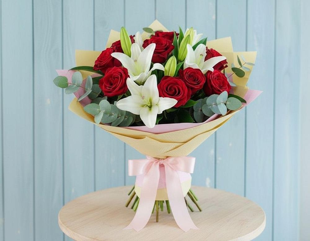 Букет цветов из: Лилии и Розы в Королёве